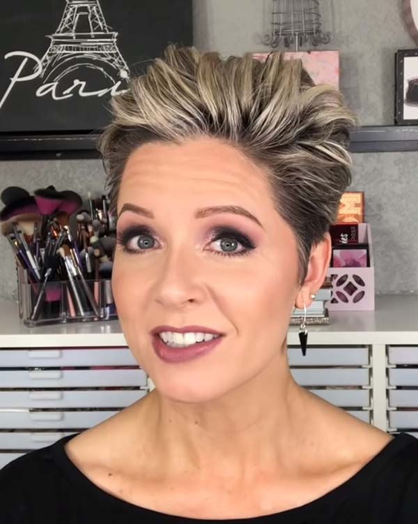 Short Hairstyles For Older Women With Undercut 2020