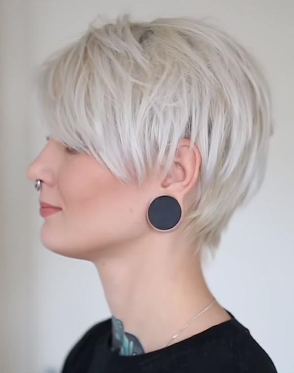 Modern Short Pixie Hairstyles For Women With Side Bangs