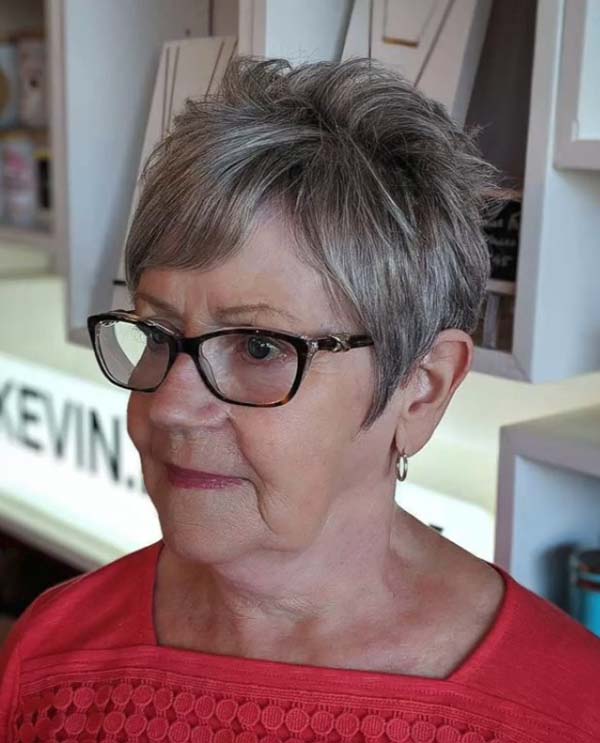 Short Pixie Hairstyles For Women Over 50 With Glasses