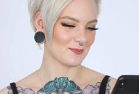 Short Straight Inverted Hairstyles for Women