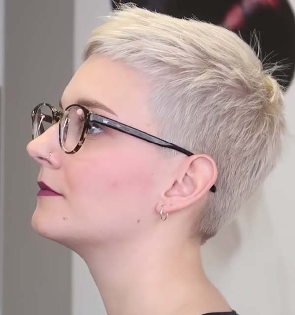 Super Short Pixie Hairstyles For Women With Glasses