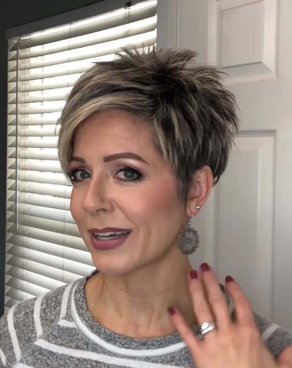 Short Hairstyles for Mature Women