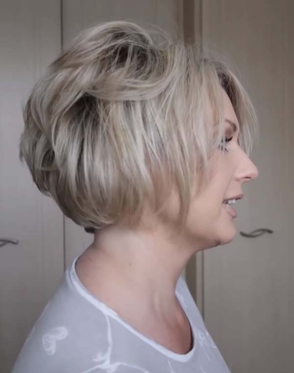 Short Stacked Bob Hairstyles With Fine Hair For Women Over 40